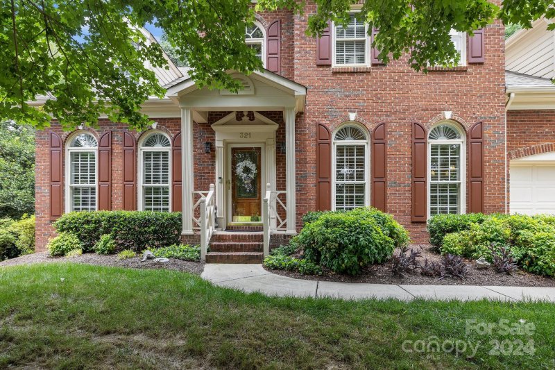 Property image 3 at 321 Bramwell Place, Matthews, NC 28105