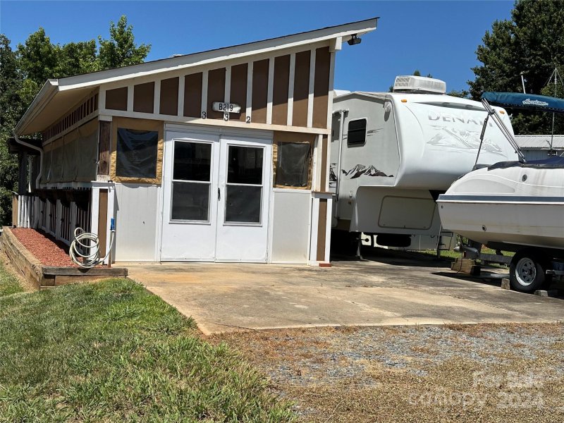 Property image 2 of 332 Mount View Lane in Badin Shores Resort, New London, NC 28127