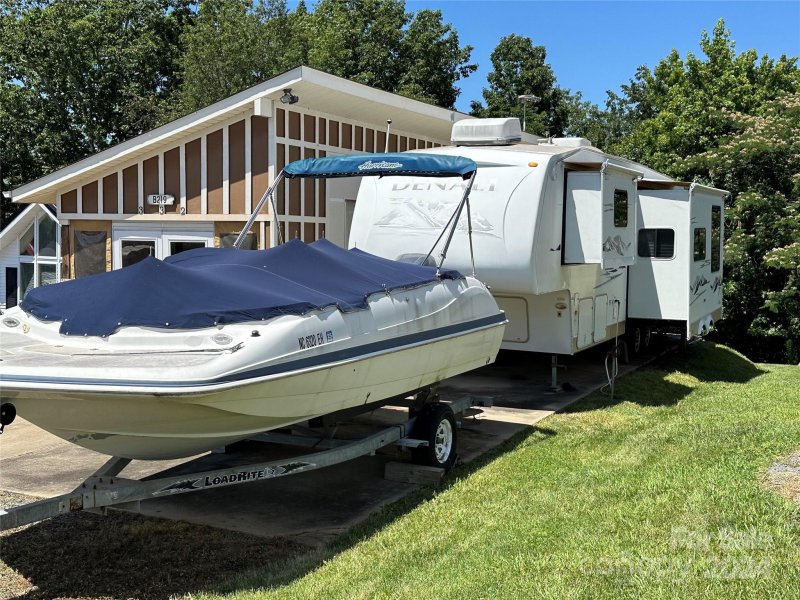 Property image 3 of 332 Mount View Lane in Badin Shores Resort, New London, NC 28127