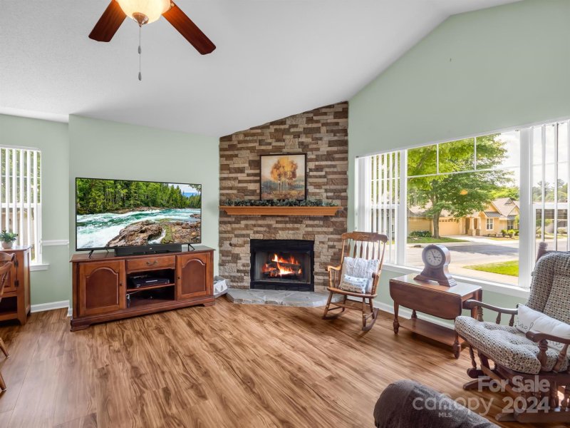 Property image 4 at 27 Gray Wolf Lane, Hendersonville, NC 28792