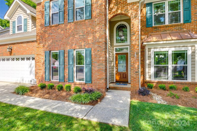 Property image 2 at 9425 Olivia Lane, Charlotte, NC 28277