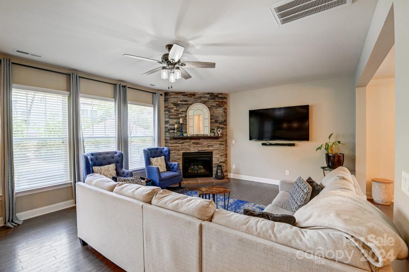 Property image 4 at 885 Pecan Tree Lane, Fort Mill, SC 29715