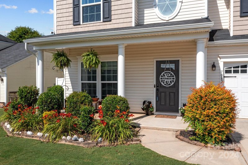 Property image 3 at 7082 Kenyon Drive, Denver, NC 28037