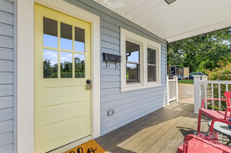 Property image 4 at 10 Laban Lane, Asheville, NC 28805