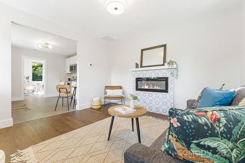 Property image 5 at 10 Laban Lane, Asheville, NC 28805