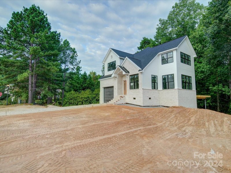 Property image 3 at 2207 Mt Isle Harbor Drive, Charlotte, NC 28214