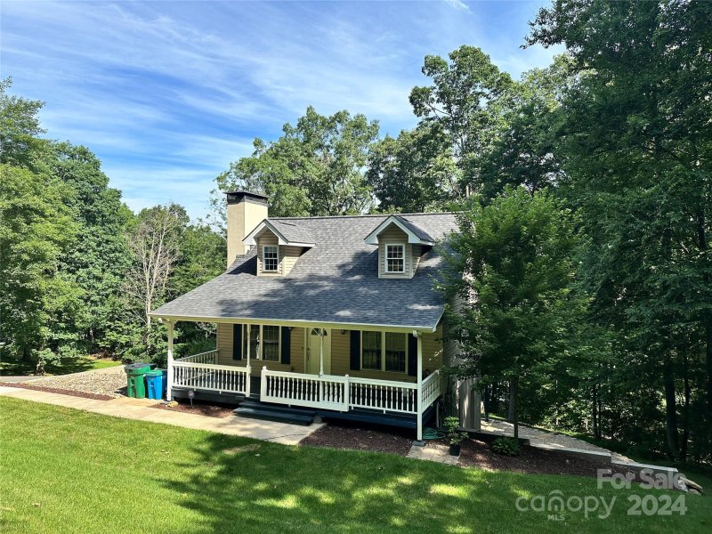 Property image 3 at 8 Coffey Place, Asheville, NC 28806