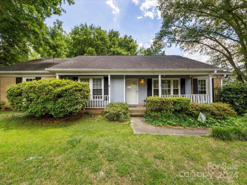 Property image 2 at 11722 Mirror Lake Drive, Charlotte, NC 28226