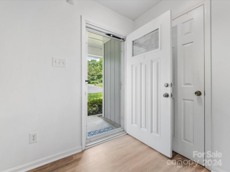 Property image 3 at 11722 Mirror Lake Drive, Charlotte, NC 28226