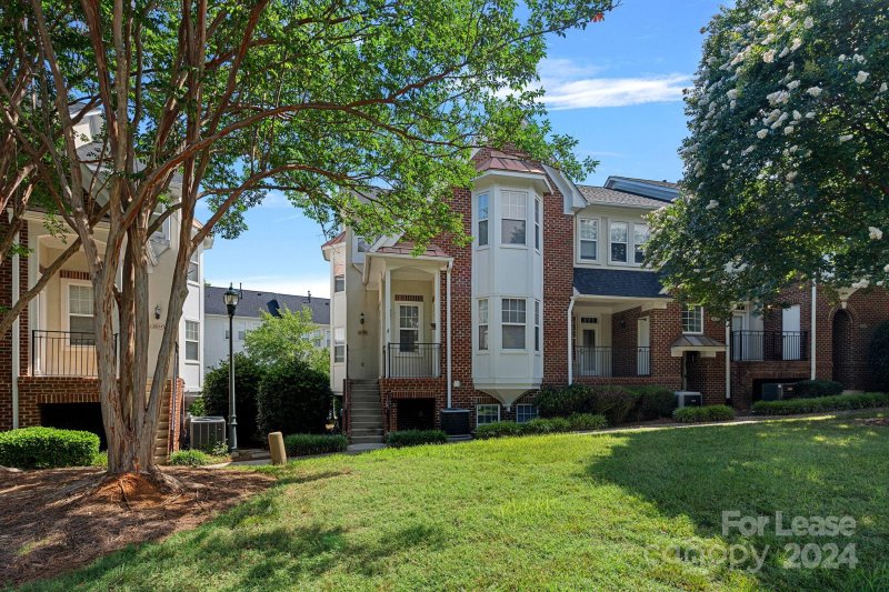 14246 Richmond Park Avenue