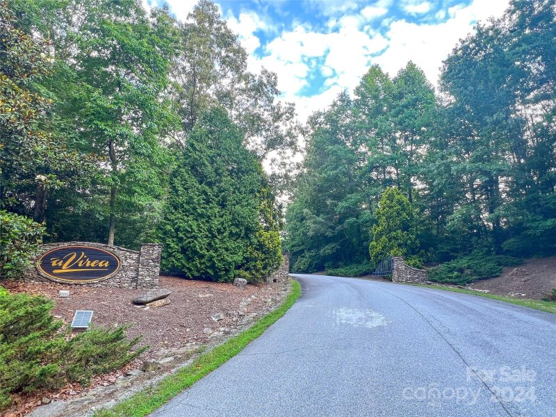 Property image 4 at 225 A Virea Drive, Hendersonville, NC 28739