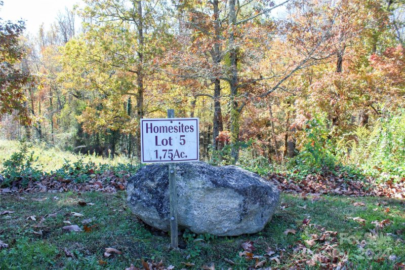 Property image 5 at 225 A Virea Drive, Hendersonville, NC 28739