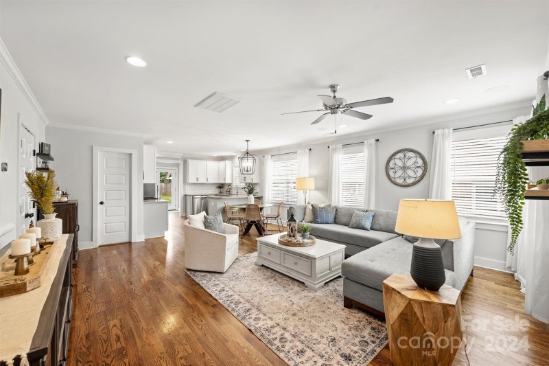 Property image 3 at 3135 Shenandoah Avenue, Charlotte, NC 28205