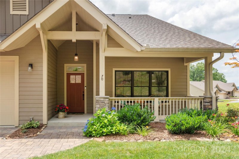 Property image 3 at 70 Copper Creek Lane, Hendersonville, NC 28739