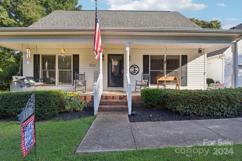 Property image 3 at 110 Crystal Brook Drive, Kings Mountain, NC 28086