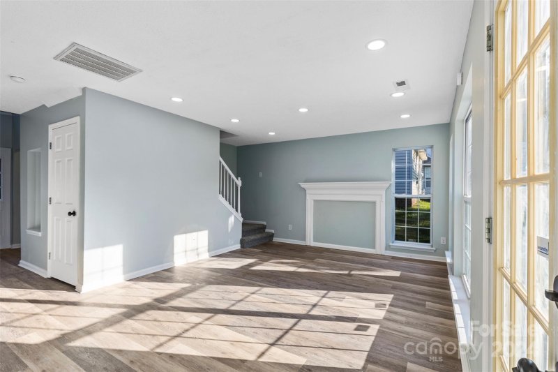 Property image 2 at 8242 Vermilion Drive, Charlotte, NC 28215