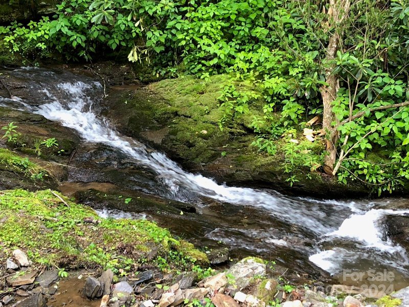 Property image 2 at 142 Running Bear Lane, Maggie Valley, NC 28751