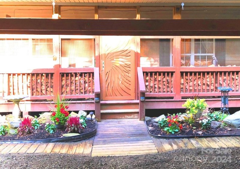 Property image 3 at 142 Running Bear Lane, Maggie Valley, NC 28751