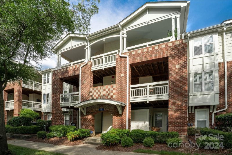 Property image 2 at 921 Northeast Drive, Davidson, NC 28036