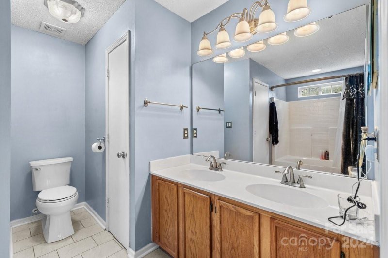 Property image 3 at 8400 Hornwood Court, Charlotte, NC 28215