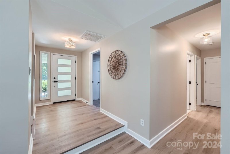 Property image 3 at 7440 Sheffingdell Drive, Charlotte, NC 28226