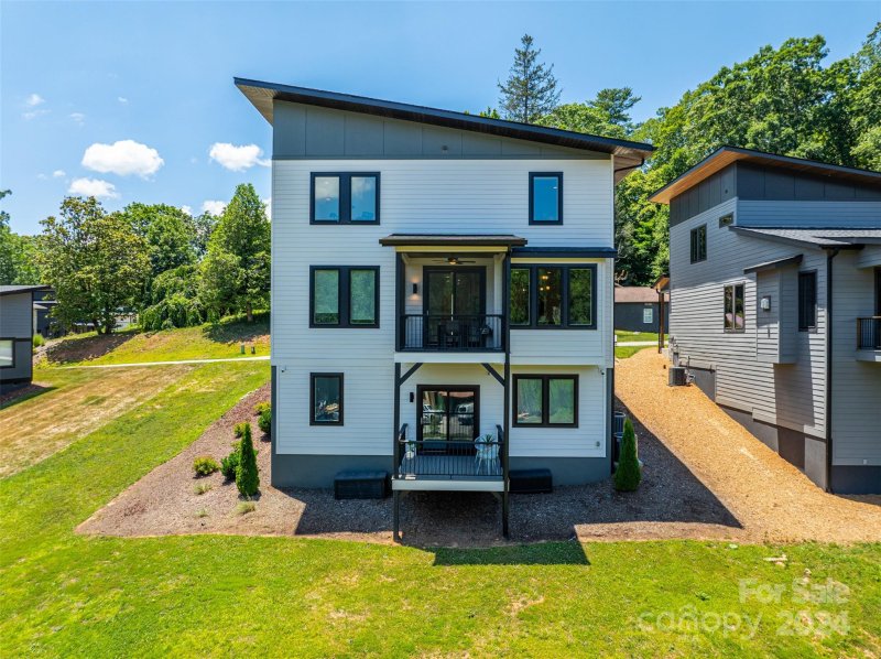 Property image 4 of 303 Iron Ridge Loop in Asheville West, Asheville, NC 28806