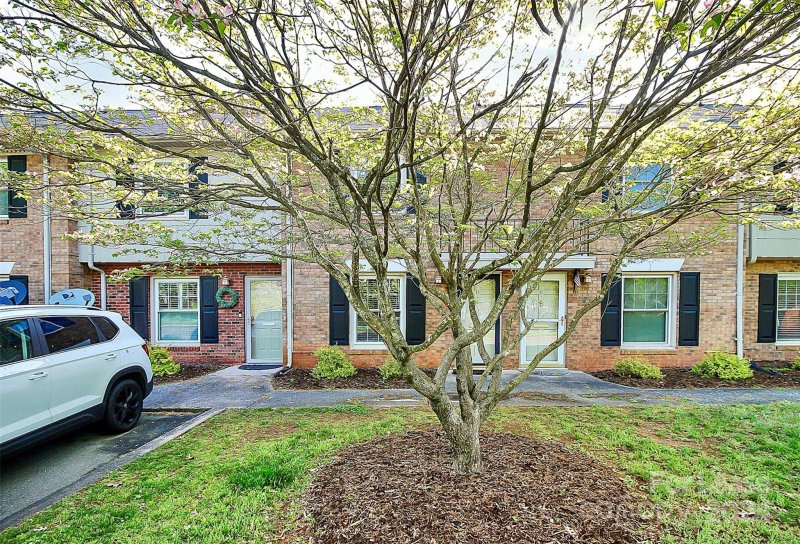 Property image 2 at 3726 Park Road, Charlotte, NC 28209