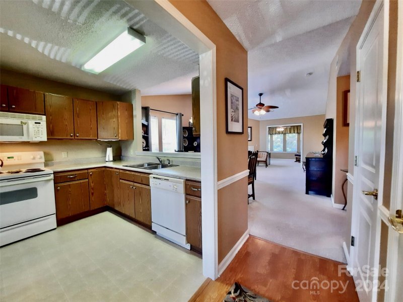 Property image 5 at 1402 Deermouse Way, Hendersonville, NC 28792