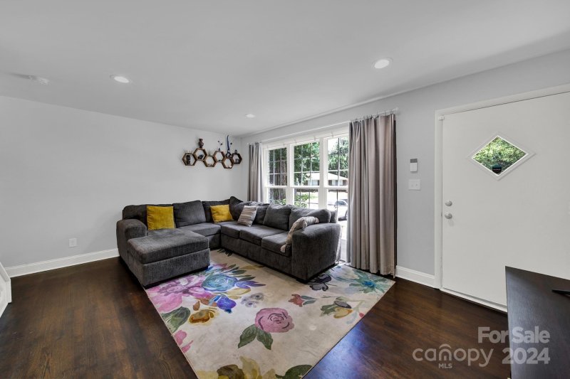 Property image 4 at 3309 Erskine Drive, Charlotte, NC 28205