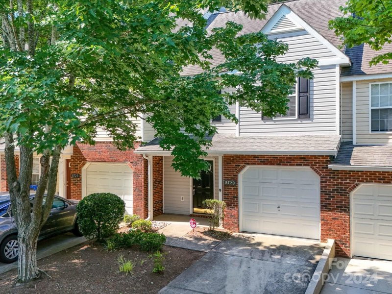 Property image 3 at 8729 Robinson Forest Drive, Charlotte, NC 28277