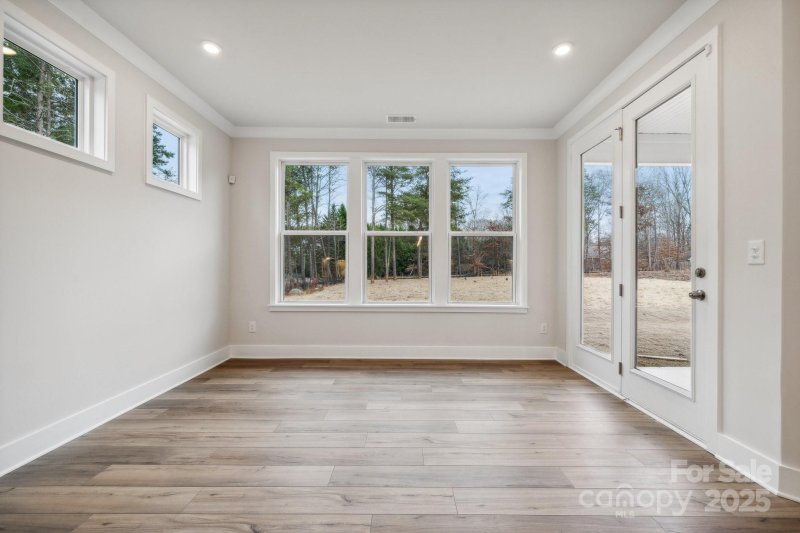 Property image 5 of 104 Brooke Forest Court in Brooke Forest, Mooresville, NC 28115