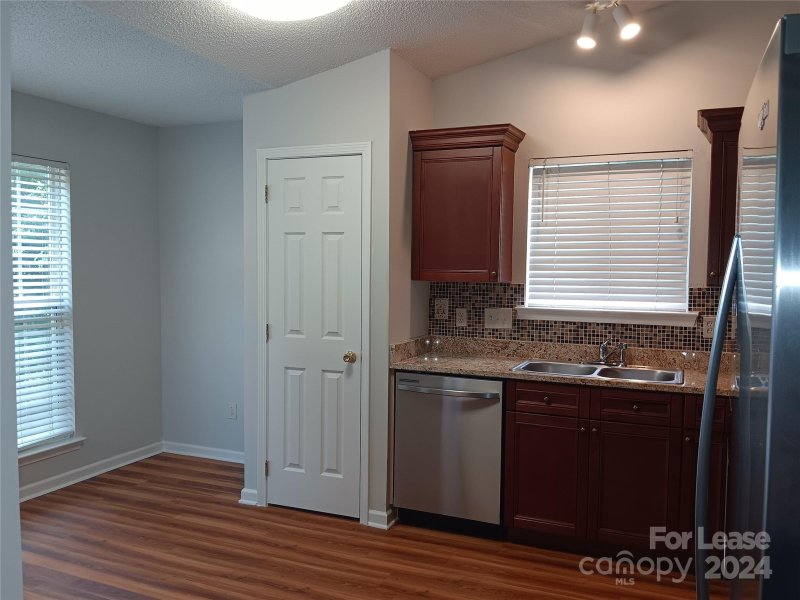 Property image 3 at 1625 Oakdale Green Drive, Charlotte, NC 28216
