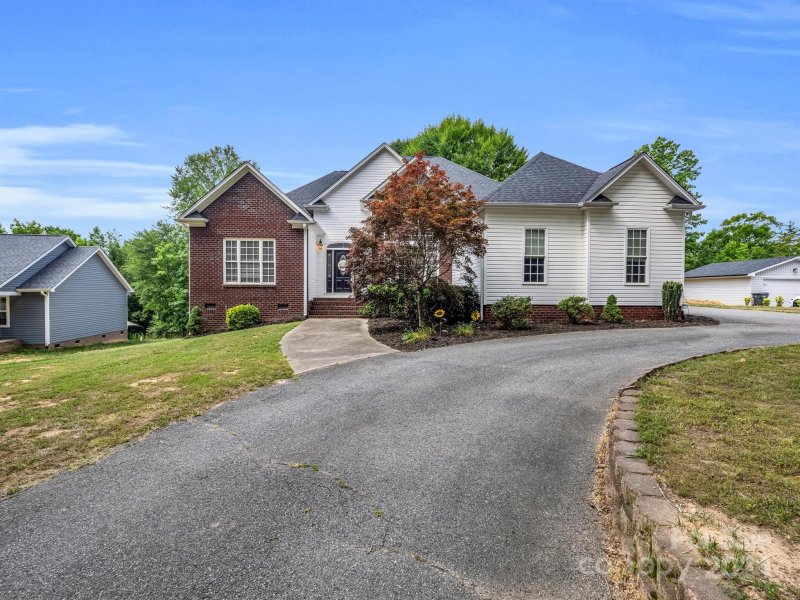 Property image 2 at 324 Old Hardin Road, Dallas, NC 28034