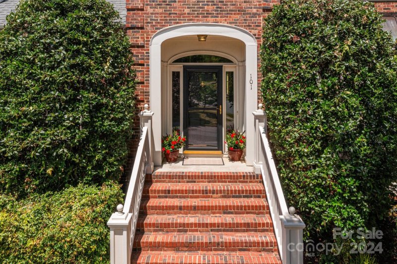 Property image 3 at 101 N Kimberly Road, Davidson, NC 28036