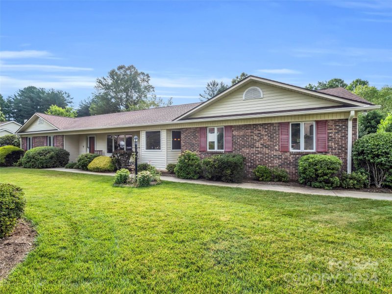 Property image 2 at 26 St Andrews Drive, Etowah, NC 28729