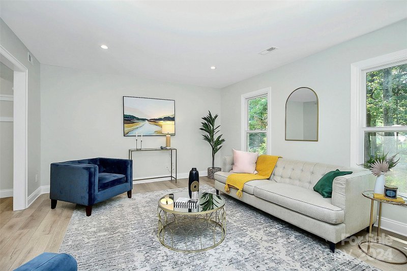 Property image 3 at 9420 Hinson Drive, Matthews, NC 28105