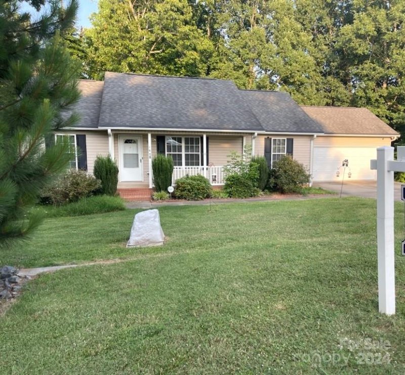 Property image 2 at 164 Basset Circle, Salisbury, NC 28146