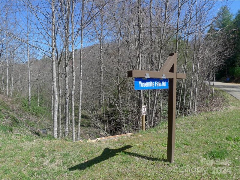 Property image 3 of 347 Yosemite Falls Trail in Catawba Falls Preserve, Black Mountain, NC 28711
