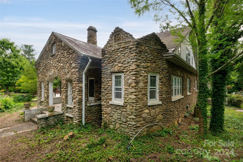 Property image 3 at 1 Griffing Boulevard, Asheville, NC 28804