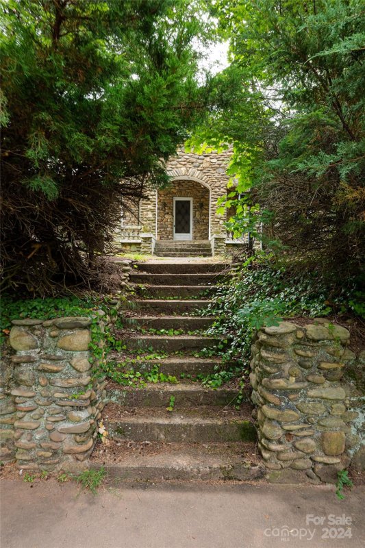 Property image 4 at 1 Griffing Boulevard, Asheville, NC 28804