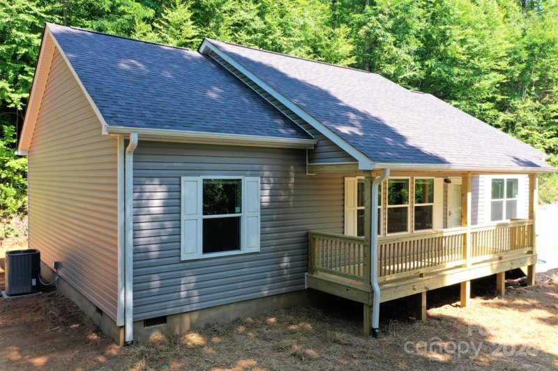 Property image 2 at 35 Fallen Oak Drive, Sylva, NC 28779