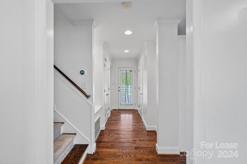 Property image 4 at 430 Iverson Way, Charlotte, NC 28203