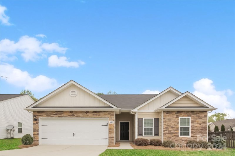 Property image 3 at 6310 Springbeauty Drive, Charlotte, NC 28227