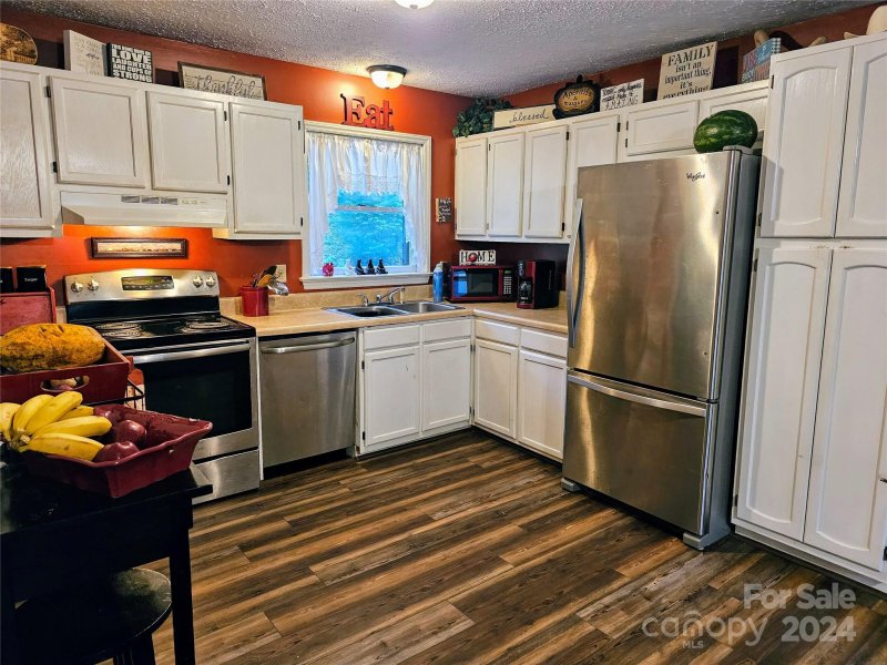 Property image 4 of 218 Davis Drive in Mountainbrook, Morganton, NC 28655