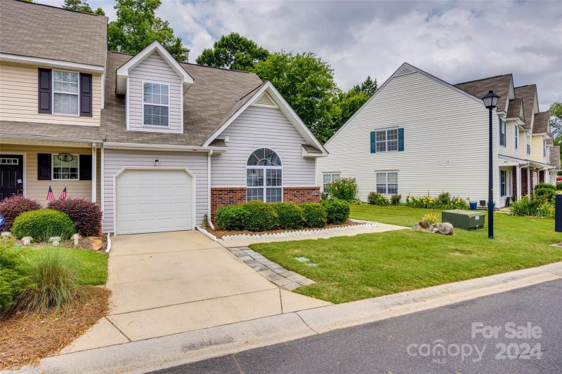 Property image 2 at 1384 Walnut Hill Drive, Rock Hill, SC 29732