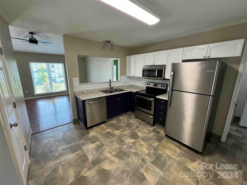 Property image 4 at 3618 Chepstow Court, Charlotte, NC 28262