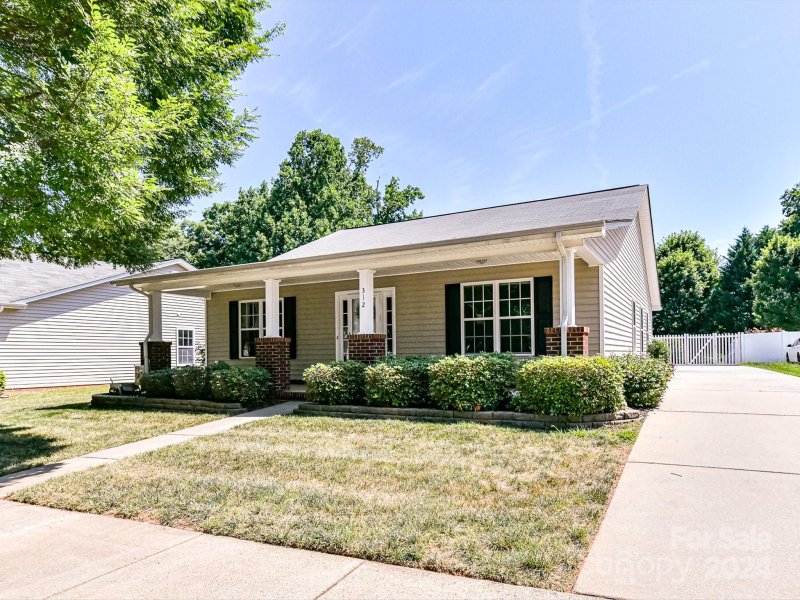 Property image 2 at 312 Llewellyn Street, Belmont, NC 28012