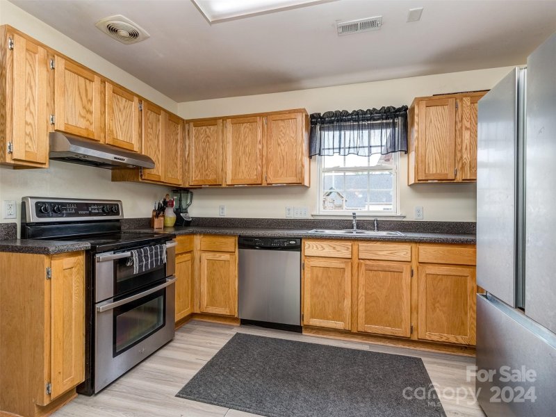 Property image 4 at 5407 Peachwood Drive, Charlotte, NC 28216