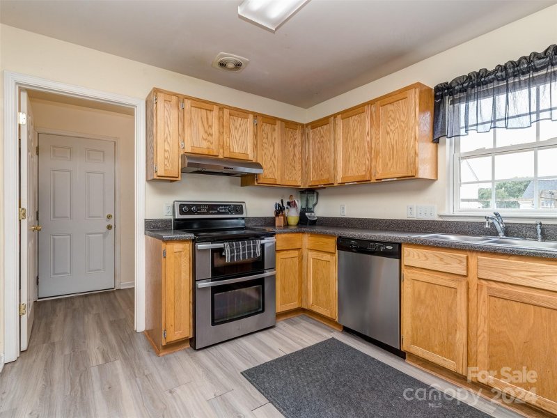 Property image 5 at 5407 Peachwood Drive, Charlotte, NC 28216