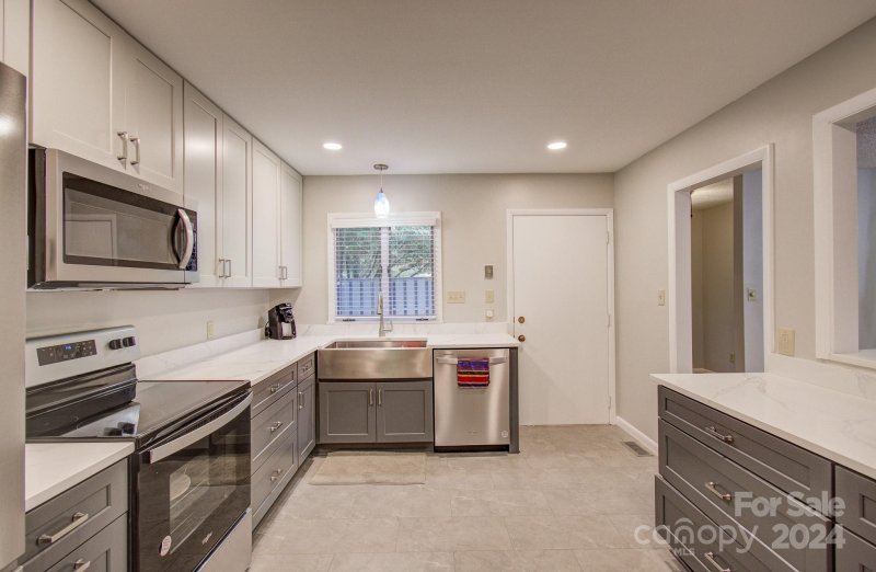 Property image 5 at 460 Crowfields Drive, Asheville, NC 28803